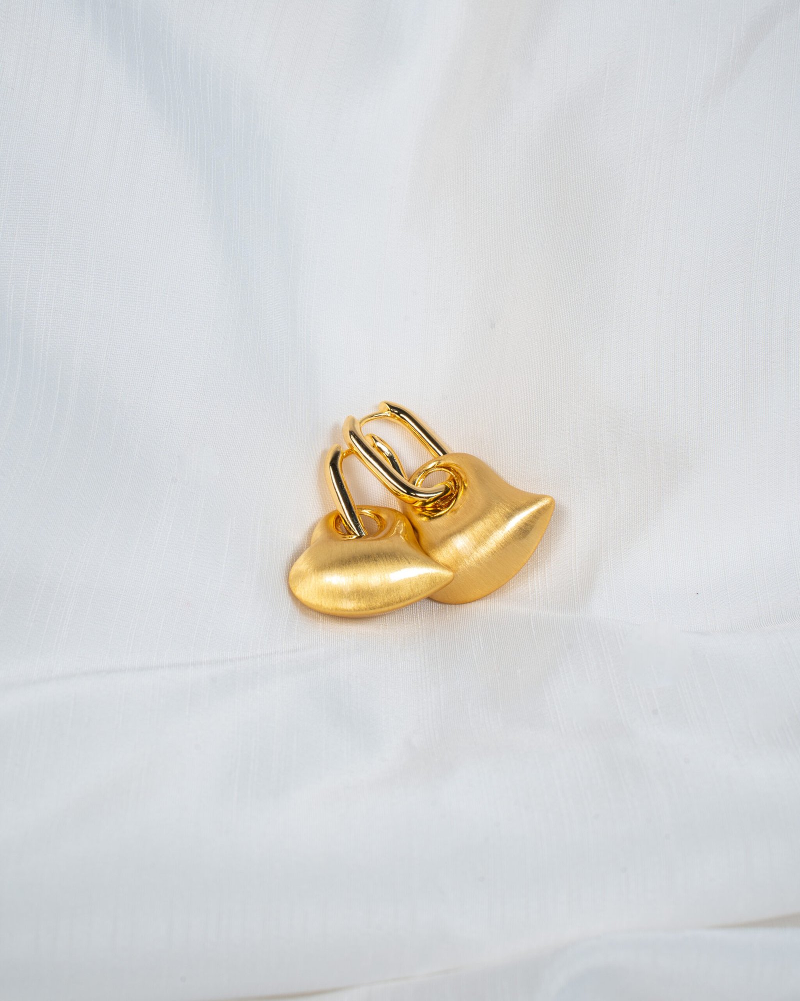 Σκουλαρίκια Κρίκοι με Χρυσή Καρδιά Περλέ